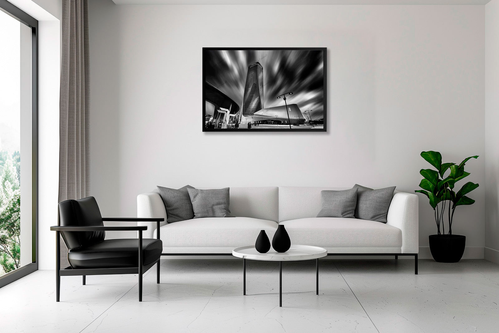 Fotografia fine art in bianco e nero incorniciata di architettura contemporanea a Milano con il grattacielo Generali, esposta in ambiente gallery minimale con parete chiara.
Black and white fine art photograph shown framed of contemporary architecture in Milan featuring the Generali tower, displayed in minimal gallery setting with light wall.